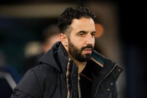 曼联旧将：阿莫林是正确人选；球员可以说出质疑而不是去发社媒