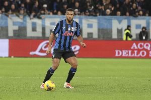 罗马诺：亚特兰大与后卫希恩就新合同展开谈判，球员今夏不可触碰