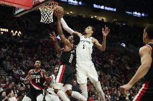 😎利拉德：开拓者像火箭&马刺一样正在崛起 尽管人们不愿意承认