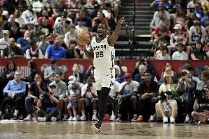 下赛季薪水63.6万！欧媒：加西亚拒绝了欧洲球队年薪200万+的合同