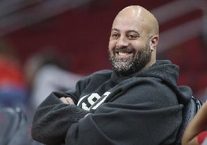 神了🤯！斯通今夏以来操作：留住众核心 交易得到杜兰特&留下他