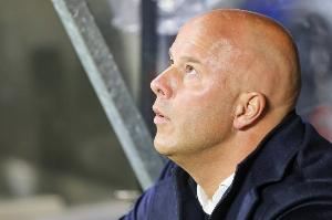 小甜甜➡牛夫人！斯洛特去年带队夺英超，现联赛4连败成众矢之的